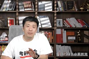 这啥造型？文班蒙面进场 解说：虽然看不到脸 但看身高准是文班